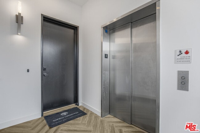 Building Photo - 10563 Ashton Ave