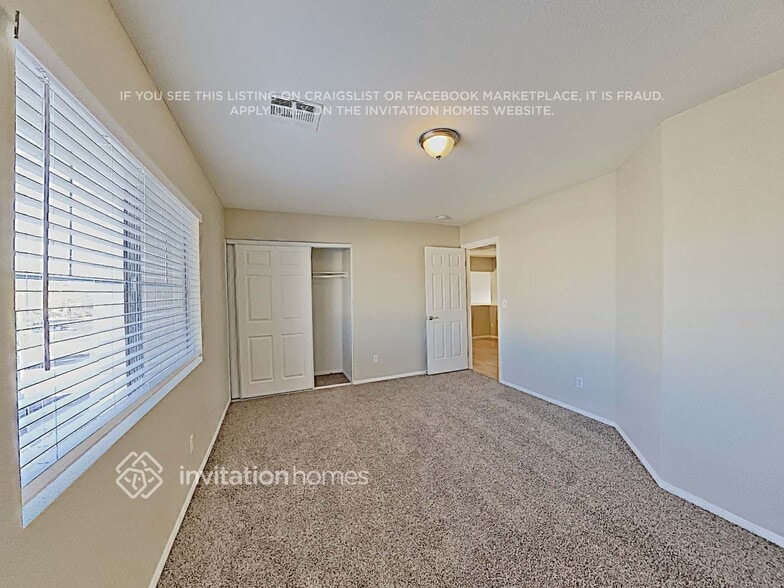 Building Photo - 9427 Hanta Ave