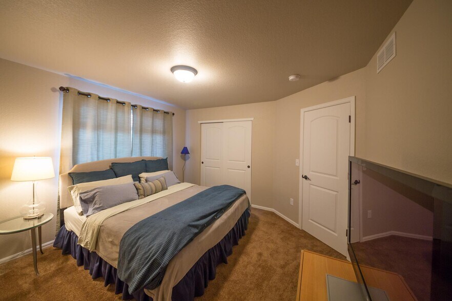 2nd bedroom - 2786 Exmoor Ln