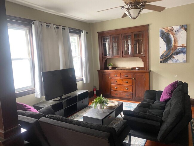 Building Photo - 19 Fifth Ave, Worcester MA 01607 - Unit 1