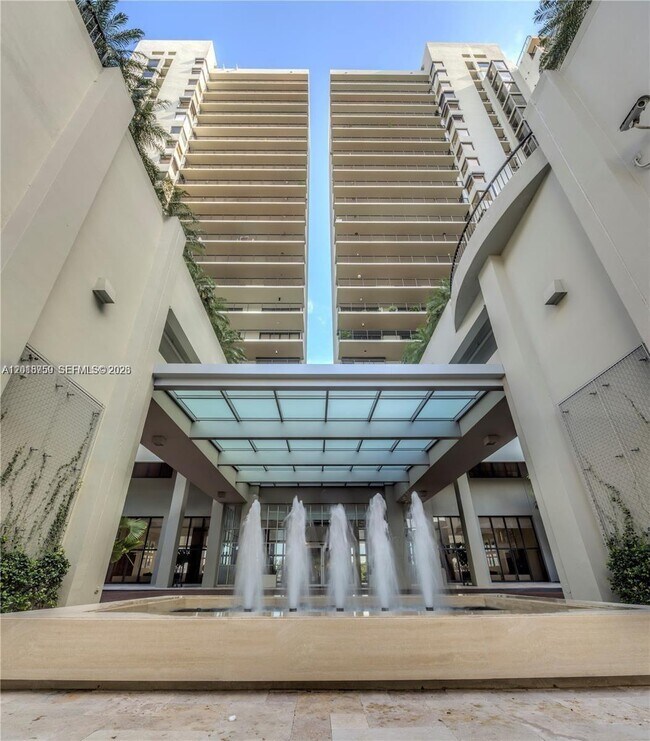 Building Photo - 1000 Venetian Way