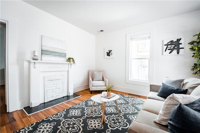Building Photo - 1359 Finley St NE
