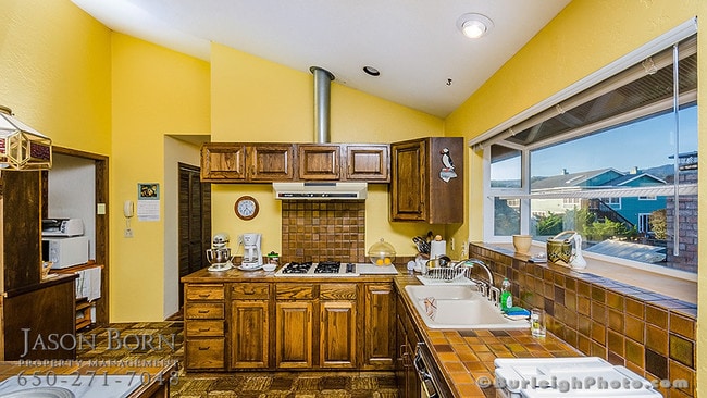 Building Photo - 400 Beach Ave