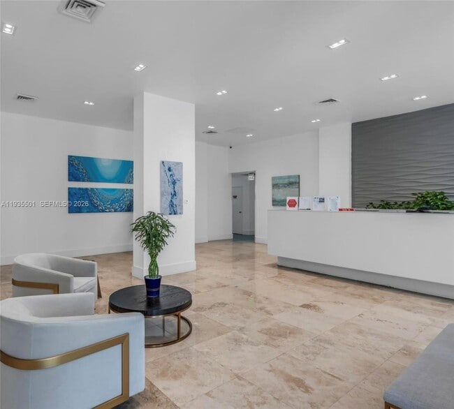 Building Photo - 2101 S Ocean Dr