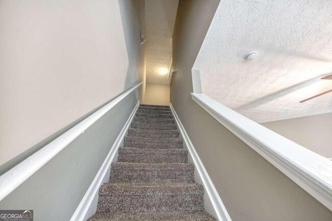 Building Photo - 2913 Vining Ridge Terrace