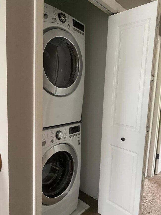 Building Photo - Upton