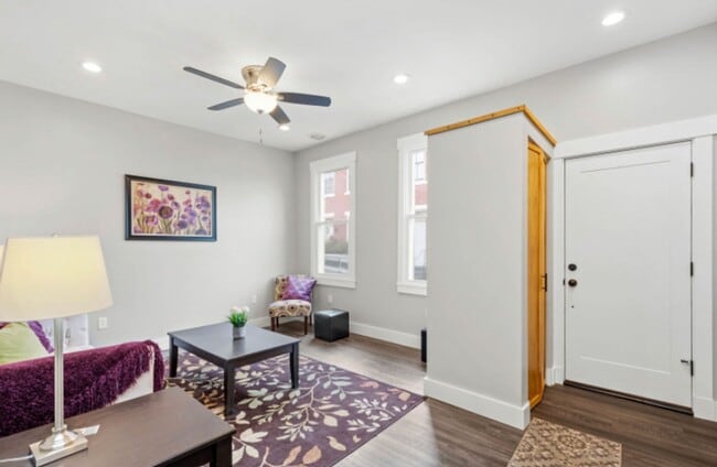 Building Photo - 3 Bedroom 1.5 Bath - Pittsburgh