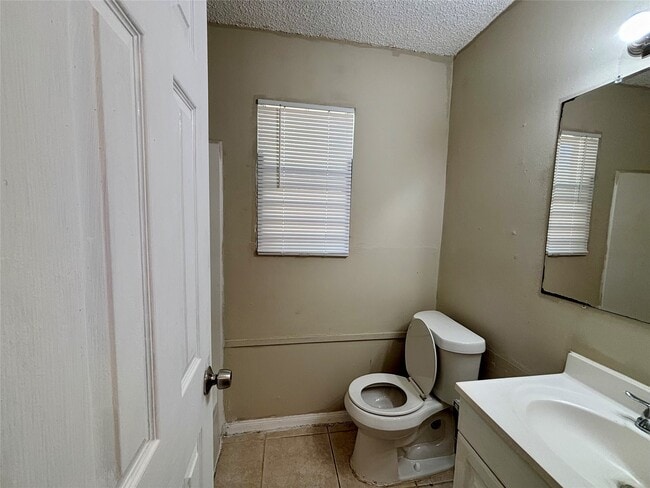 Building Photo - 5610 Drakestone Blvd