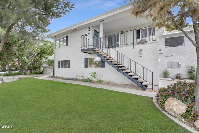 Building Photo - 296 Foothill Dr