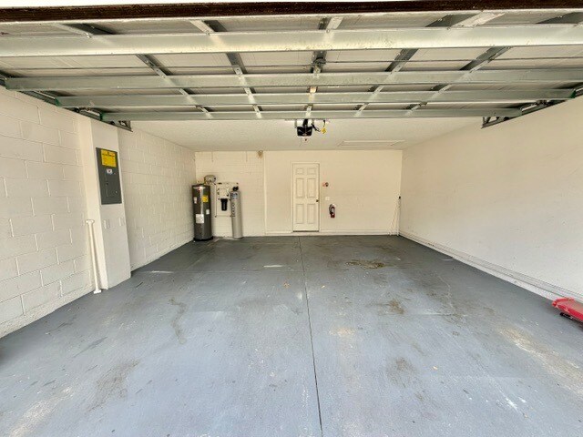 Building Photo - 12621 Tanja King Blvd