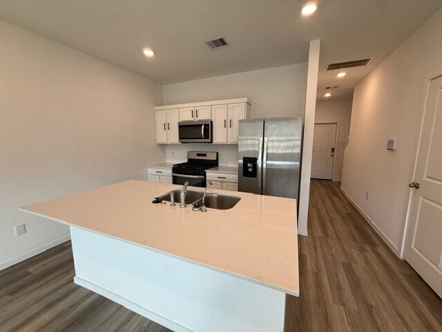 Building Photo - 922 Moon Drop Ln