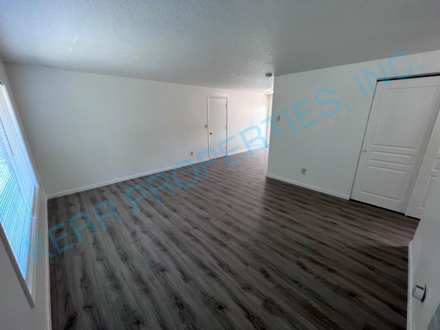 Building Photo - Charming 3-Bed, 2-Bath Retreat in Portland...