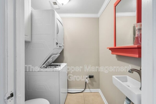 Building Photo - 507 Stinson Dr