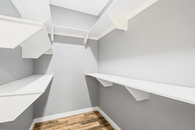 Building Photo - 601 Ave V