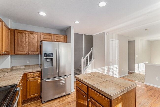 Primary Photo - Single family 4 bed 3 bath for rent