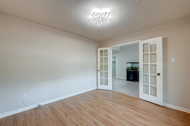 Building Photo - 2310 Diamond Springs Dr