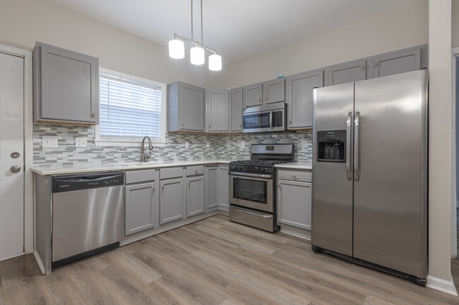 Building Photo - 255 Farrington Ave SE