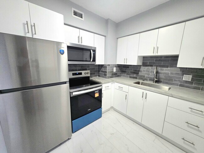 Building Photo - 6505 Winfield Blvd