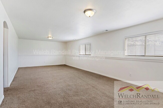 Building Photo - 2126 Pebblebrook Rd