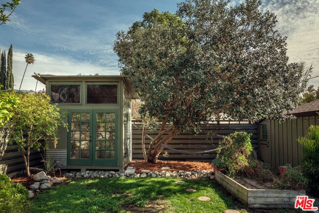 Building Photo - 1480 N Mentor Ave