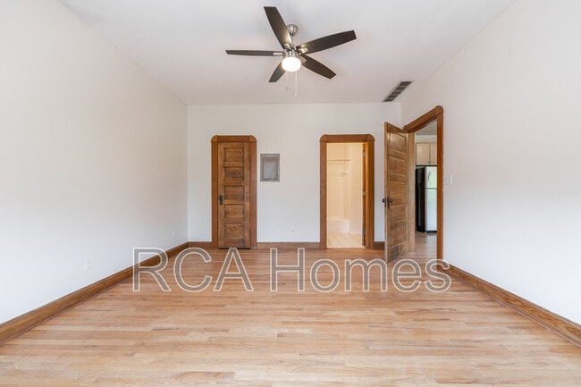 Building Photo - 243 E 11th St