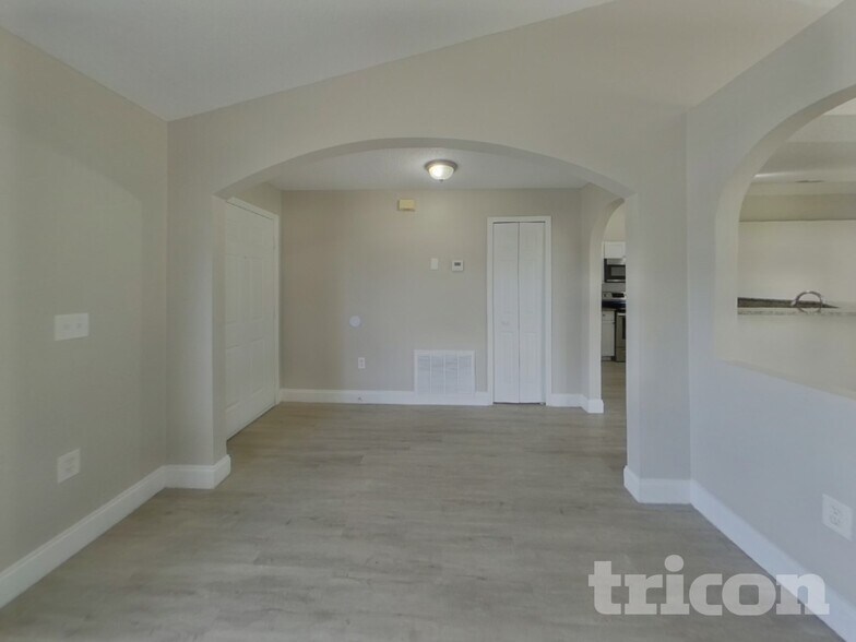 Building Photo - 906 Dartmouth Ct