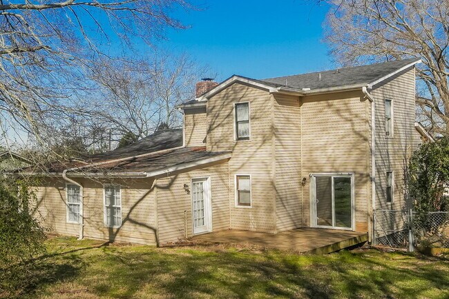 Building Photo - 44 Arnold Rd