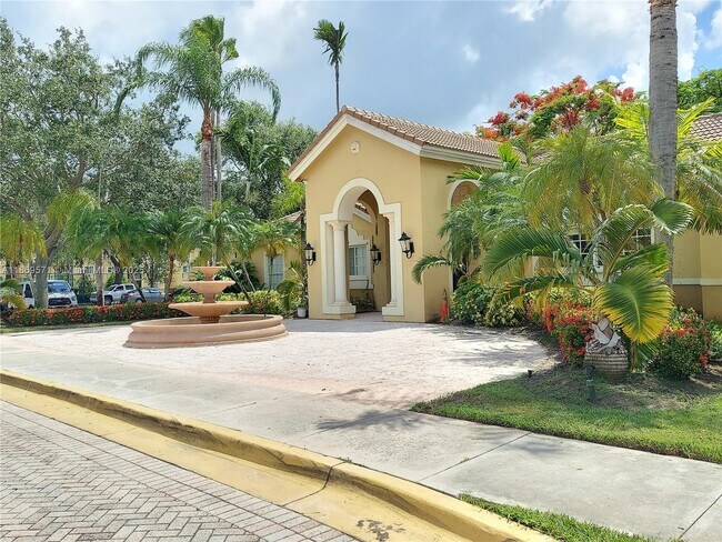 Building Photo - 2640 S University Dr