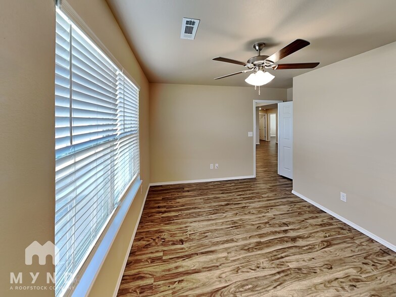 Building Photo - 2105 Misti Woods St