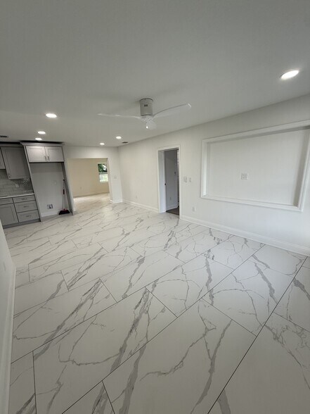 Building Photo - 6521 Alta Monte Dr