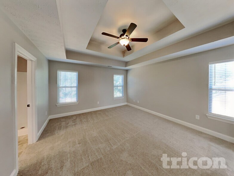 Building Photo - 523 Twyla Dr