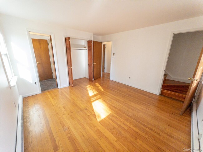 Building Photo - 122 Titicus Rd