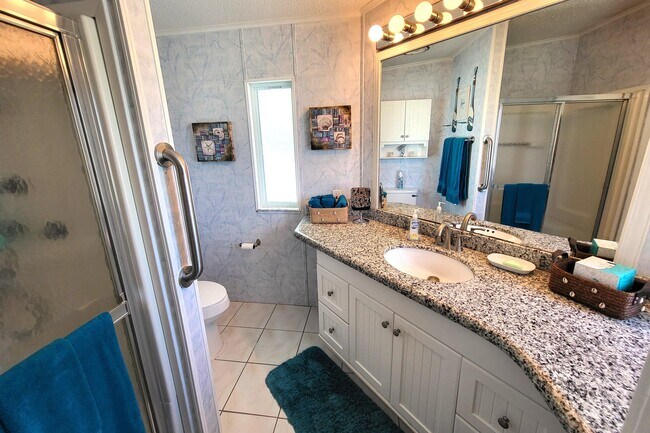 Building Photo - 8403 Delphinium Ct