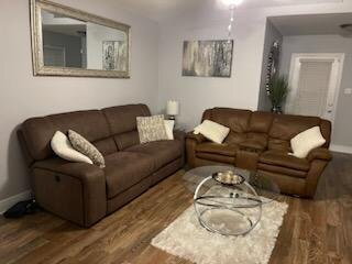 Building Photo - Great brick home located in Waterford Village OS