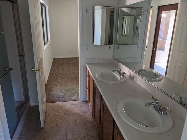 Building Photo - 2236 Cranesbill Pl