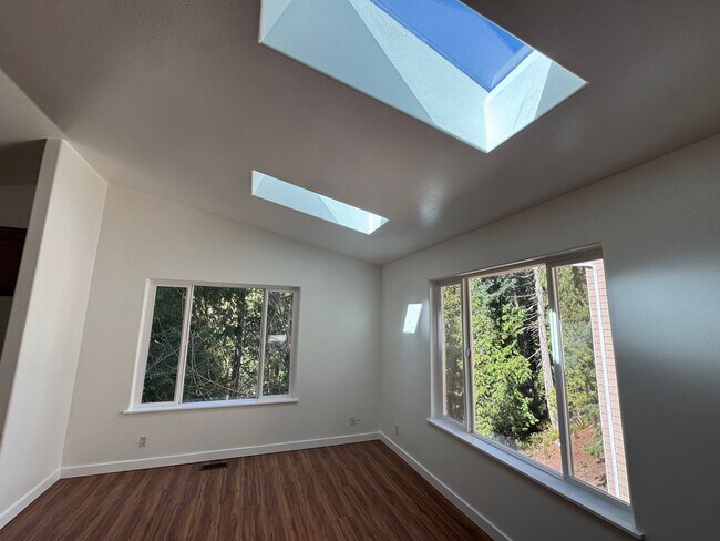 Building Photo - Perez- Sandalwood