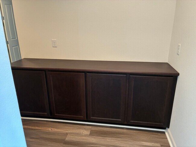 Building Photo - Spacious 3BR House in Gilroy