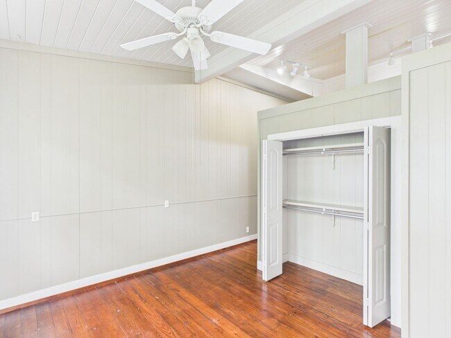 Building Photo - Charming 2BR/2BA with incredible storage in Fredericksburg, TX!