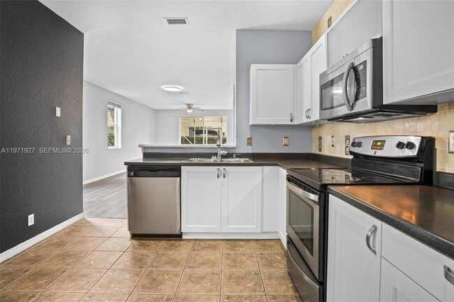 Building Photo - 2167 Hacienda Terrace