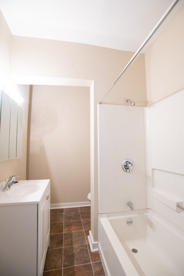 Building Photo - 829 E Clarke St