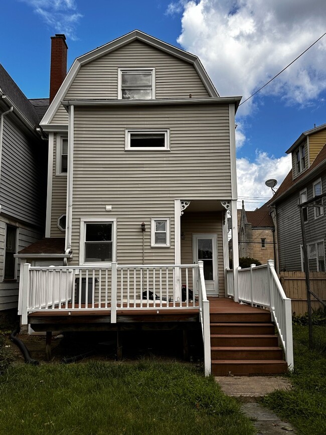 Building Photo - 110 Hanover St