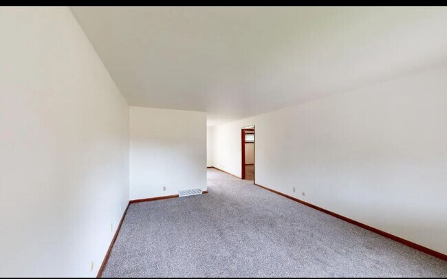 Building Photo - 2722 Stewart Dr