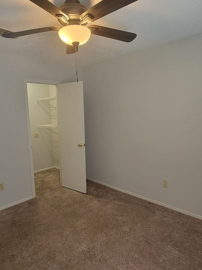 Building Photo - Adorable 2-Bedroom, 2-Bath Townhome Near A...