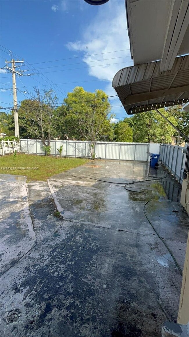 Building Photo - 1201 NW 117th St