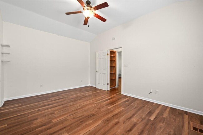 Building Photo - 12753 Burson Dr