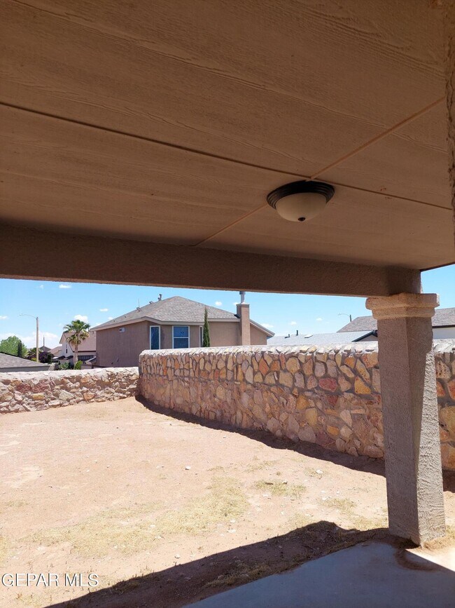 Building Photo - 11236 Horse Ranch St