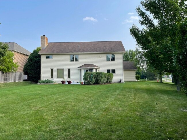 Building Photo - 450 Foxford Dr