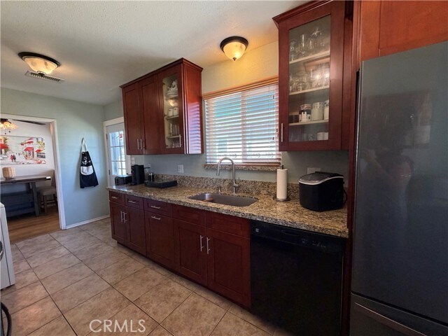 Building Photo - 9406 Rose Ave