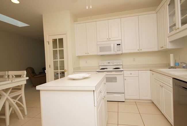 Building Photo - Townhome in Bluewater Bay