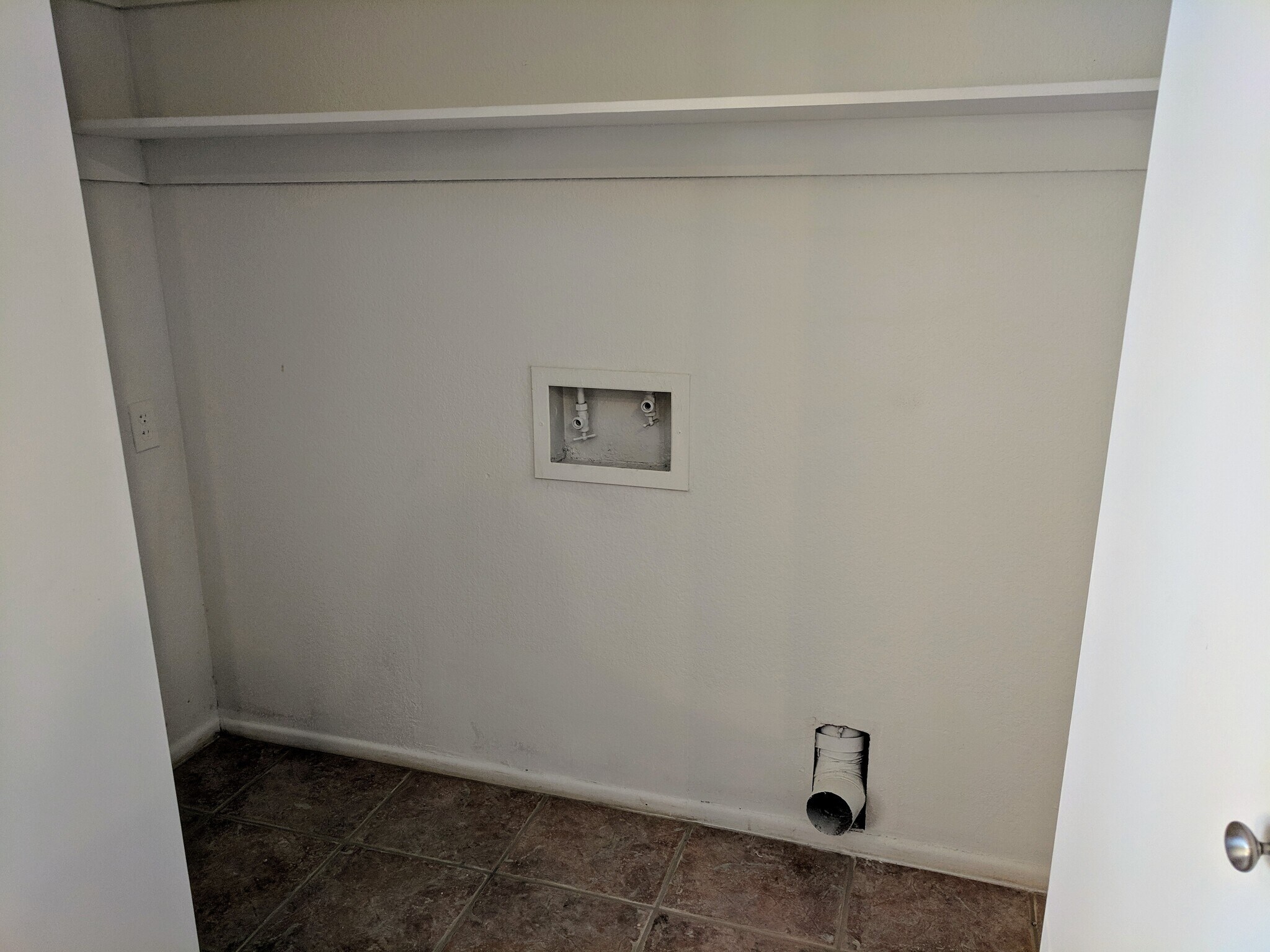 washer/dryer hookups - 4608 W Maryland Ave